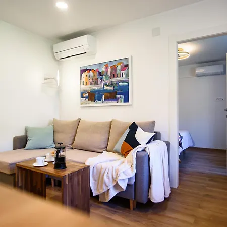 150m To - Free Parking - Garden View