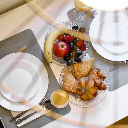 150m To - Free Parking - Garden View