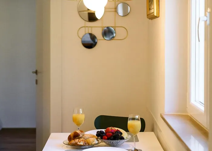 150m To - Free Parking - Garden View