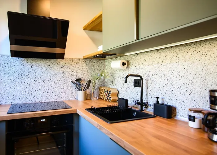 150m To - Free Parking - Garden View *