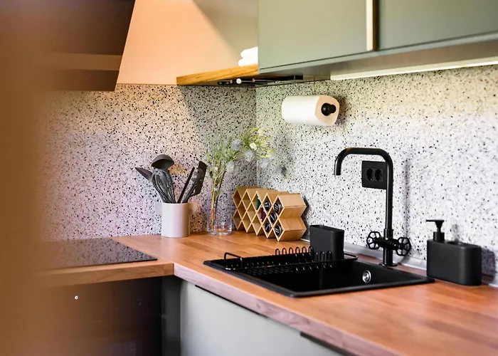 Διαμέρισμα 150m To - Free Parking - Garden View *