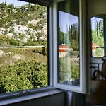 Apartment 150m To - Free Parking - Garden View *