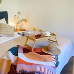 150m To - Free Parking - Garden View Apartment
