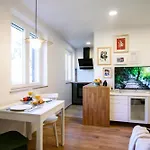 150m To - Free Parking - Garden View *