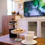 150m To - Free Parking - Garden View Apartment