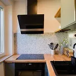 Apartment 150m To - Free Parking - Garden View