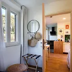 150m To - Free Parking - Garden View Apartment