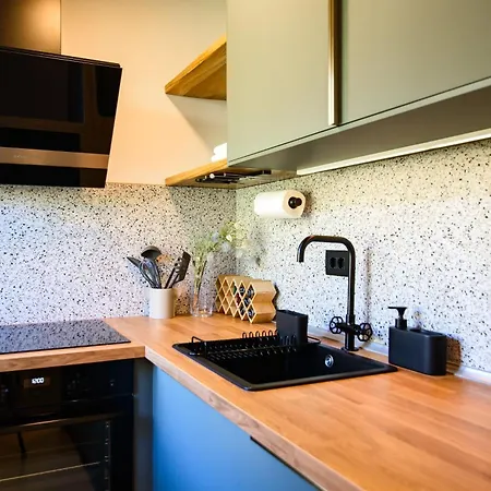 150m To - Free Parking - Garden View *