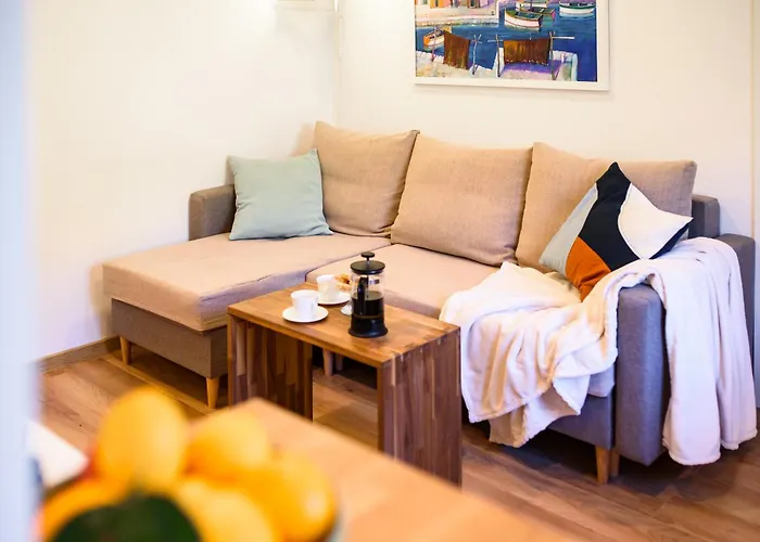 150m To - Free Parking - Garden View *