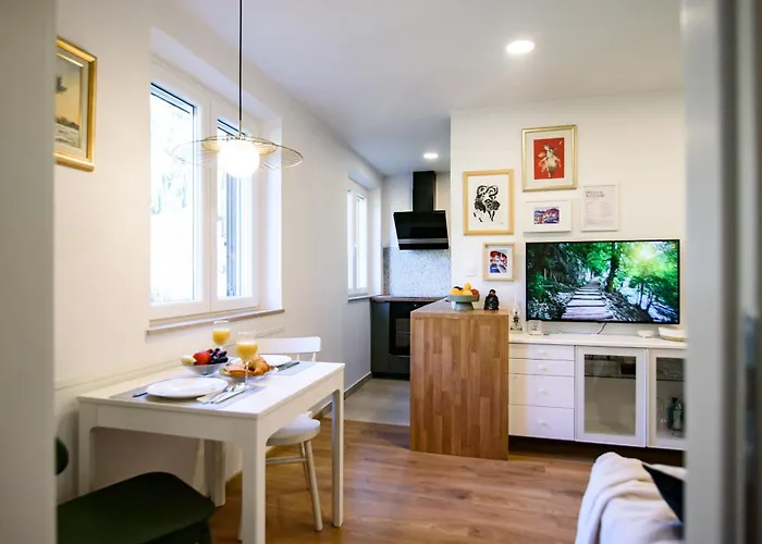 150m To - Free Parking - Garden View *